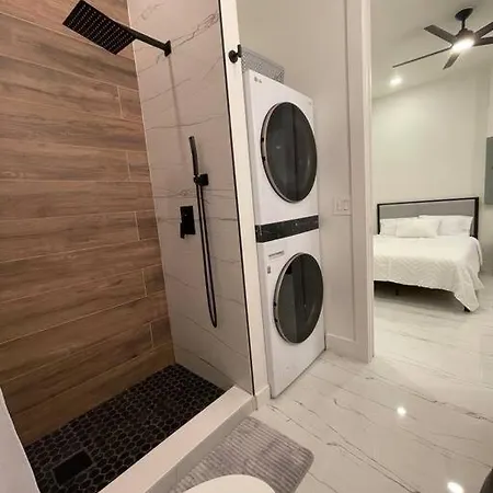 Casa Blanca Studio With Washer Dryer